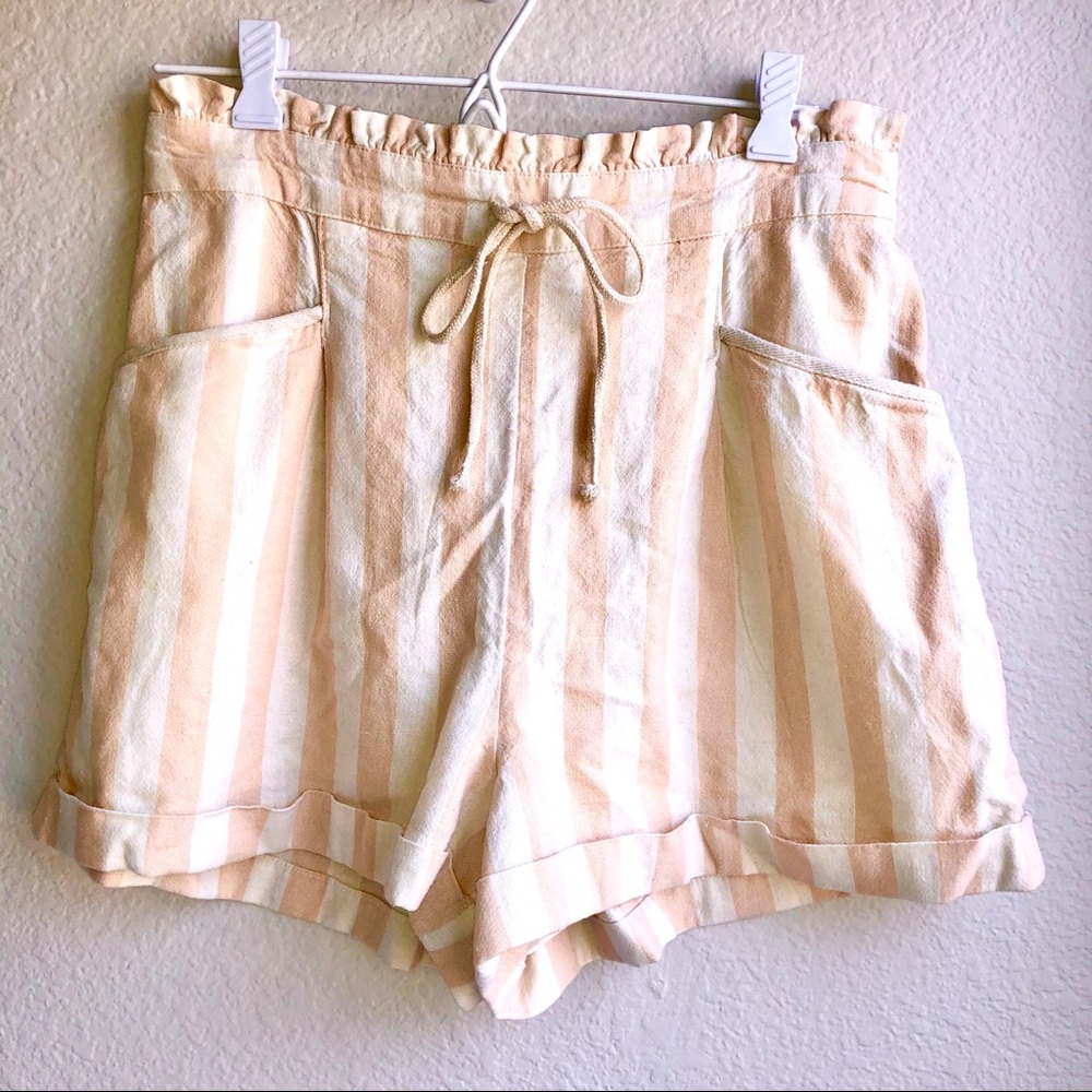 4/$20🛍 AEO Paperbag Shorts Yellow Vertical Stripes